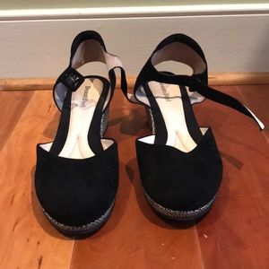 BeautiFeel closed toe wedges size 42